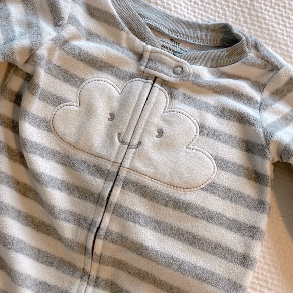 Carter’s Fleece Footed PJs Size 9 Months - Picture 4 of 7